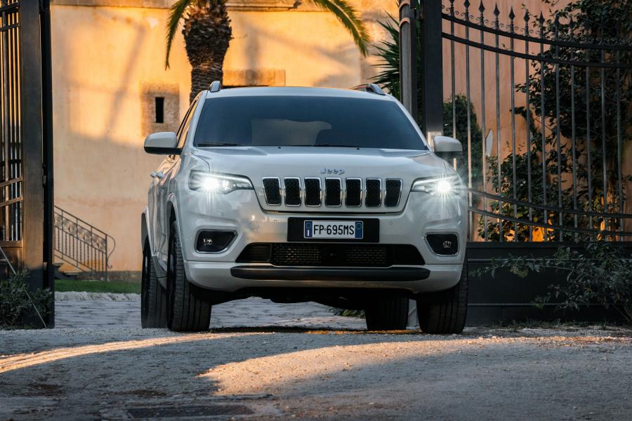  Jeep Cherokee Overland (KL) 2018 года  (WW) (фото 9 из 58)
